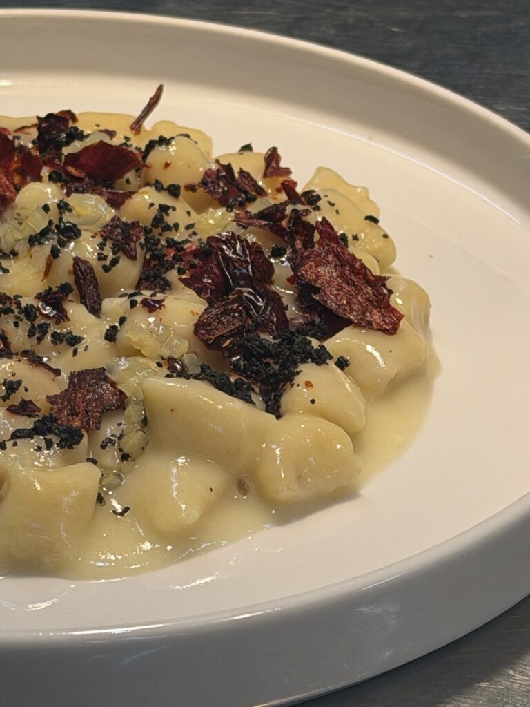 Gnocchi di branzino con peperoni cruschi – Ristorante Parc Hotel, Poppi